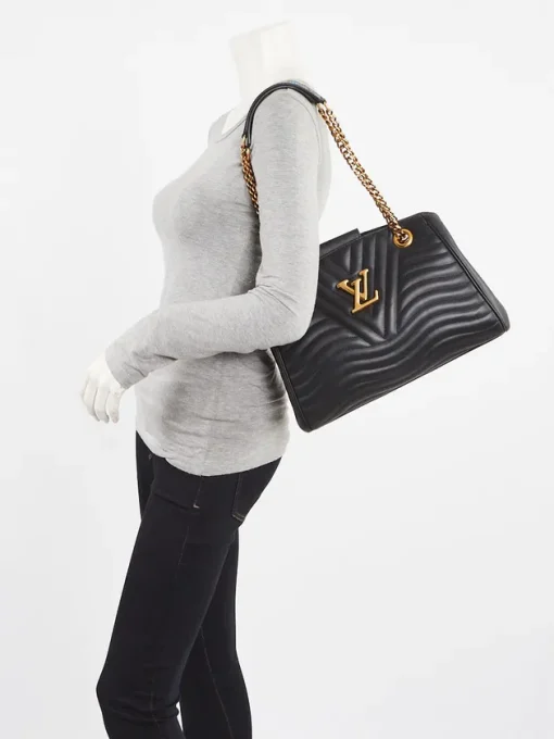 LOUIS VUITTON Calfskin New Wave Chain Tote Black - Image 3