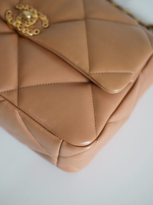 CHANEL 19 Brown FLAP BAG - Image 2