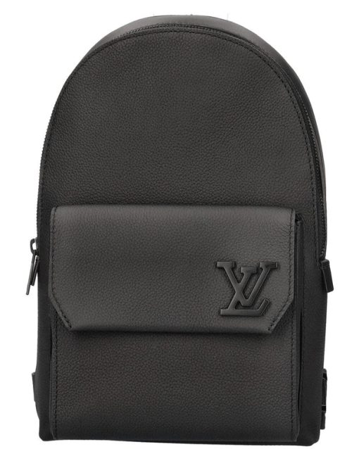 Louis Vuitton Street Style Shoulder Bags - Image 3