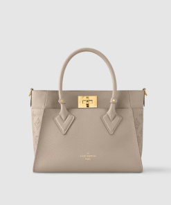 Louis Vuitton M21546 On My Side PM