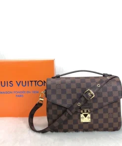 Alternative view of Louis Vuitton Pochette Metis Damier