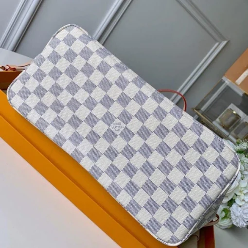 Louis Vuitton Neverfull Damier Azur - Image 4