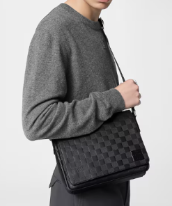 Louis Vuitton District PM For Men