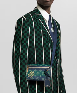 LV NEW Bosphore Wearable Wallet