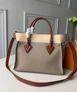 Alternative view of Louis Vuitton On My Side MM